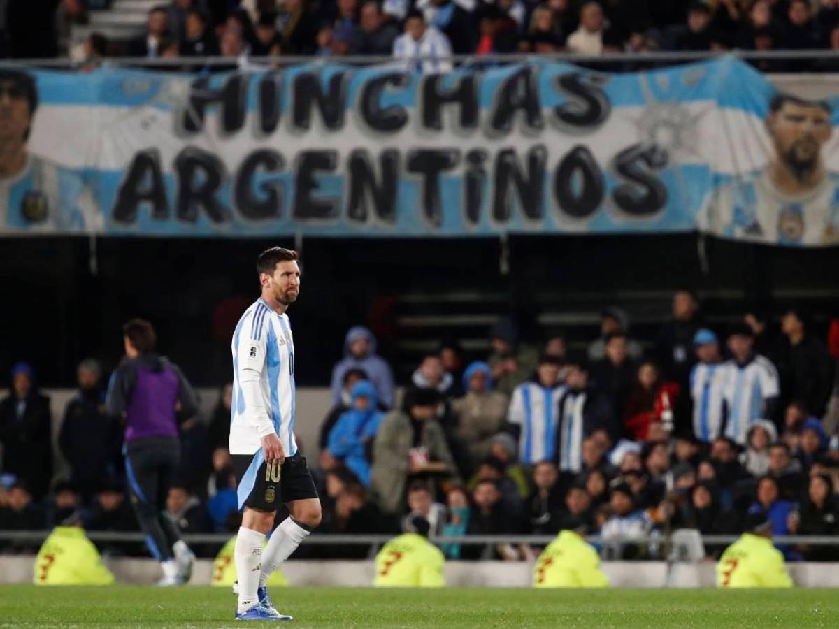 Llanto y linda despedida de su afición: Así fue el último partido eliminatorio de Messi en Argentina