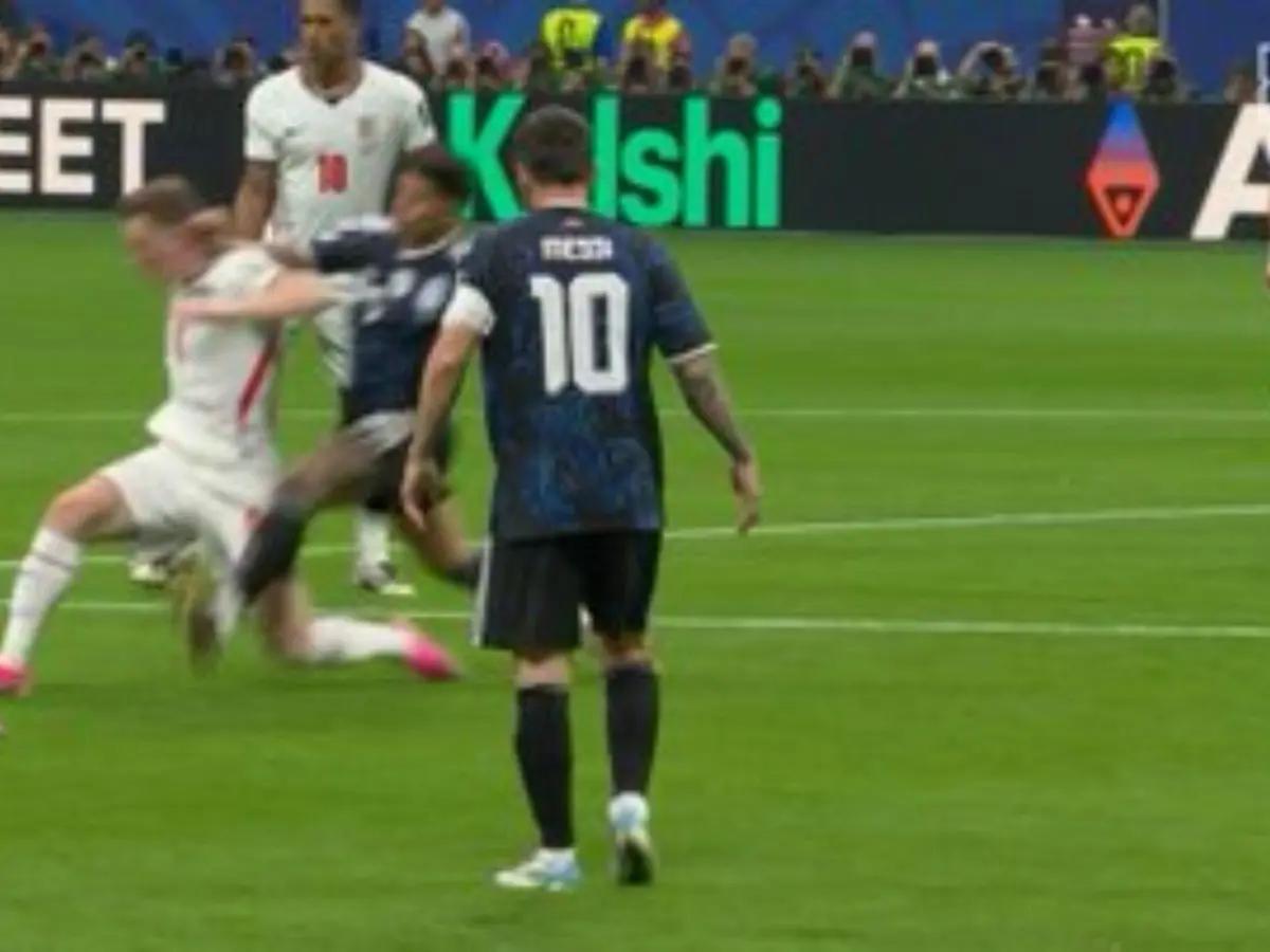 VAR perdonó a Argentina, festejo de Messi, manotazo y burla de Bellingham que se tuvo que tragar