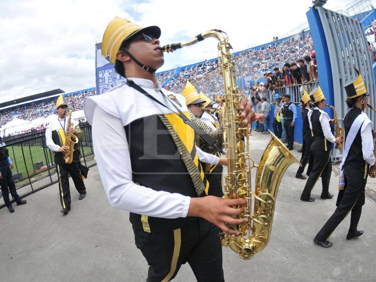 Las bandas con los trajes más espectaculares en los desfiles patrios 2026