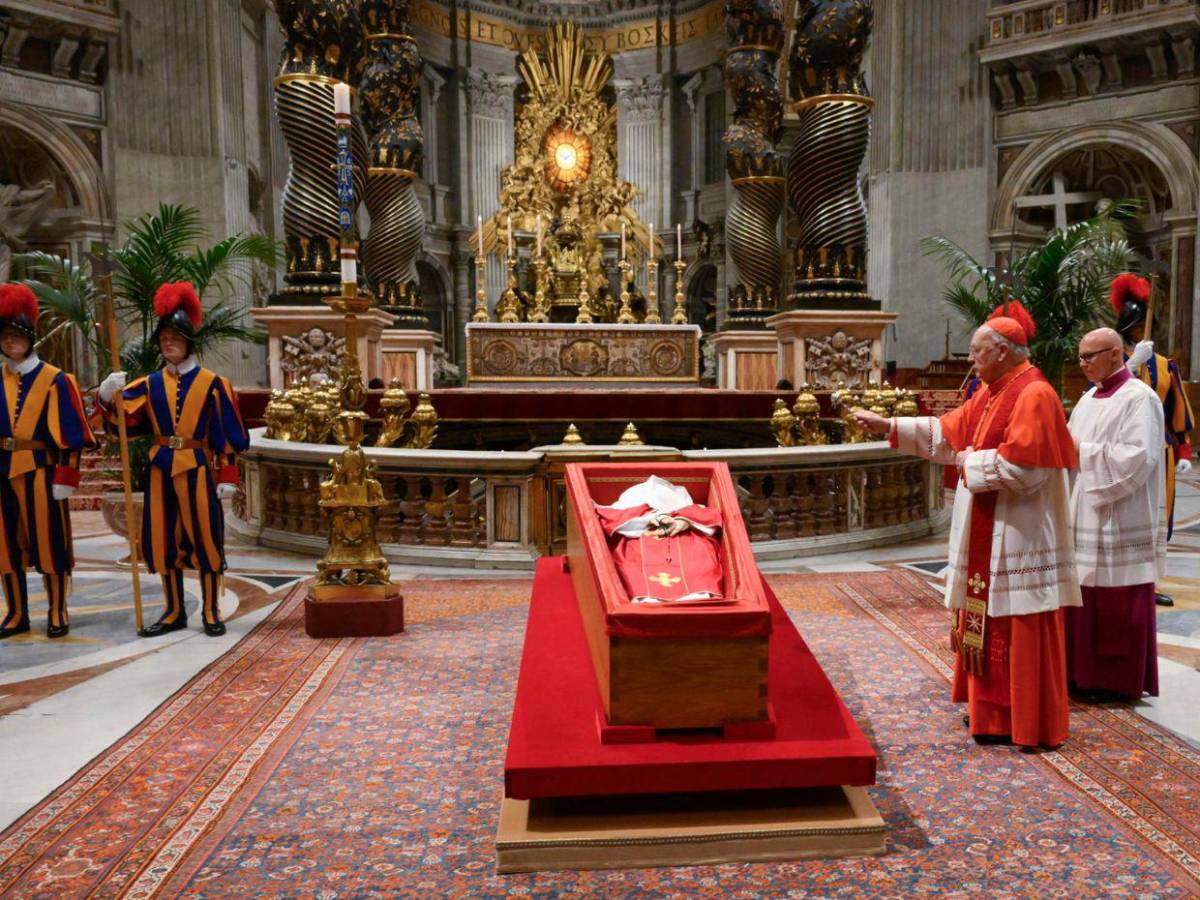 Así fue la ceremonia del cierre del féretro del papa Francisco