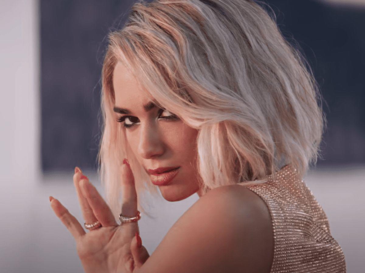 La cantante también espera su debut en la gran pantalla a través de Argelly, cinta donde se puso a las órdenes de Matthew Vaughn, y en la que trabajó junto a Henry Cavill.