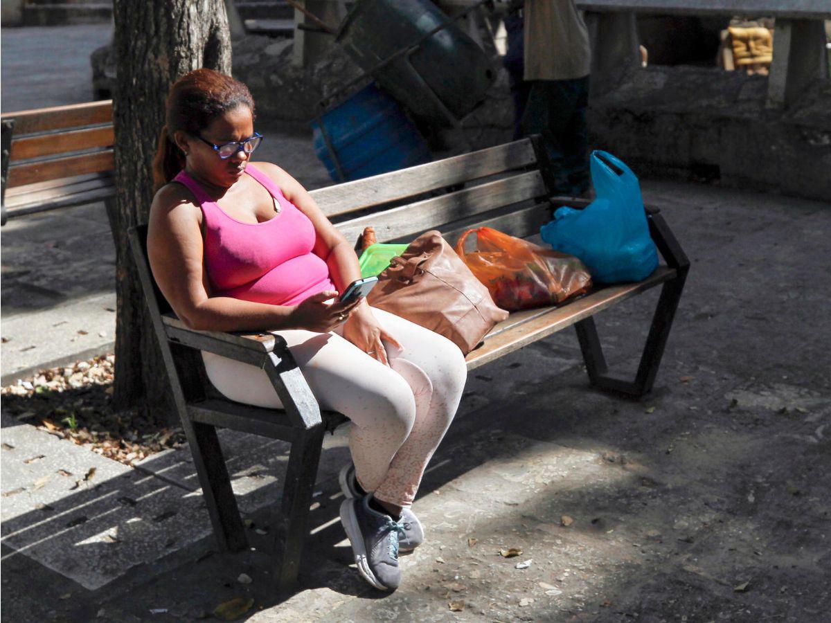 Sin datos en celulares, llamadas ni internet en casa: apagón deja en crisis energética a Cuba