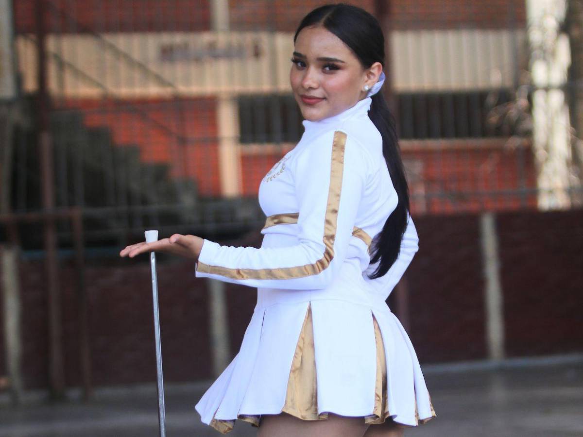 Las 12 palillonas del Instituto Jesús Aguilar Paz que engalanarán los desfiles