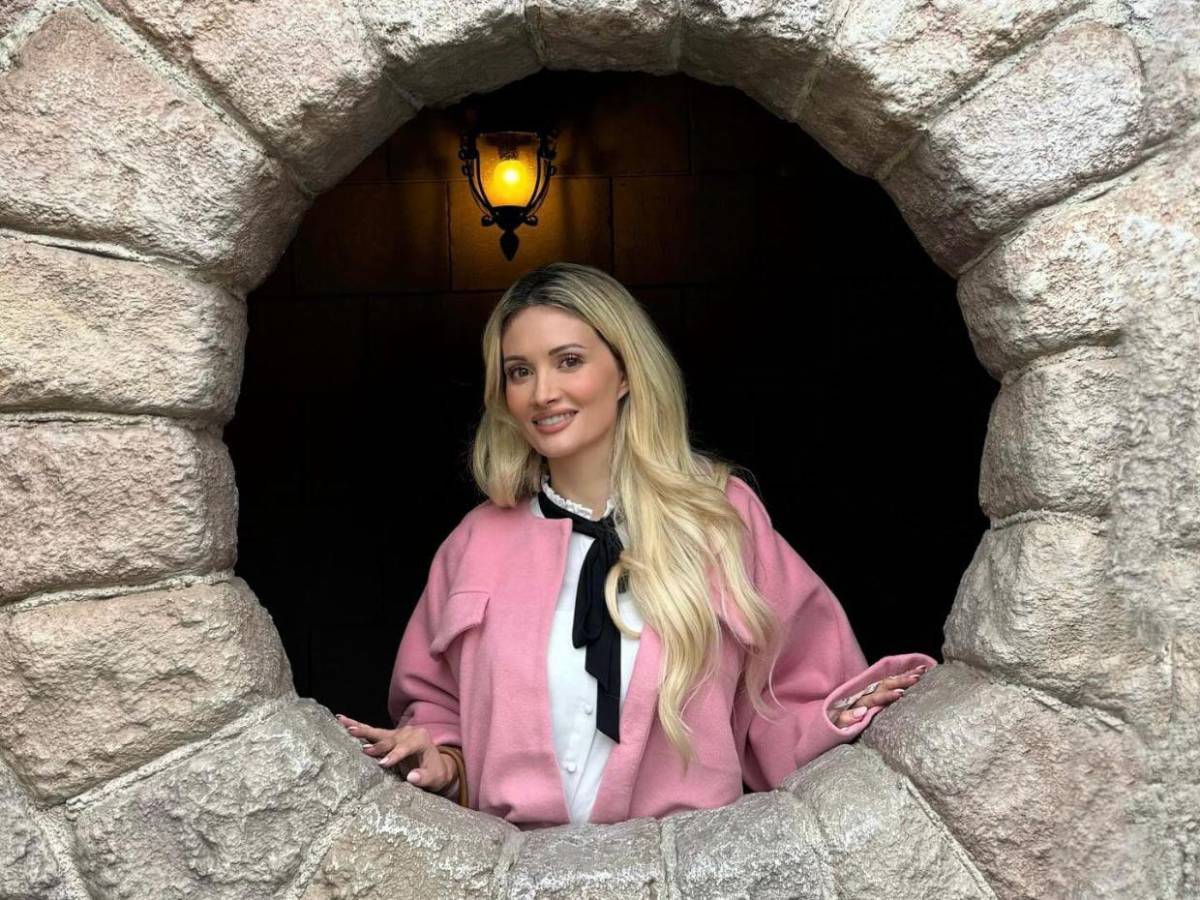 Holly Madison revela lo que vivió a puertas cerradas con Hugh Hefner