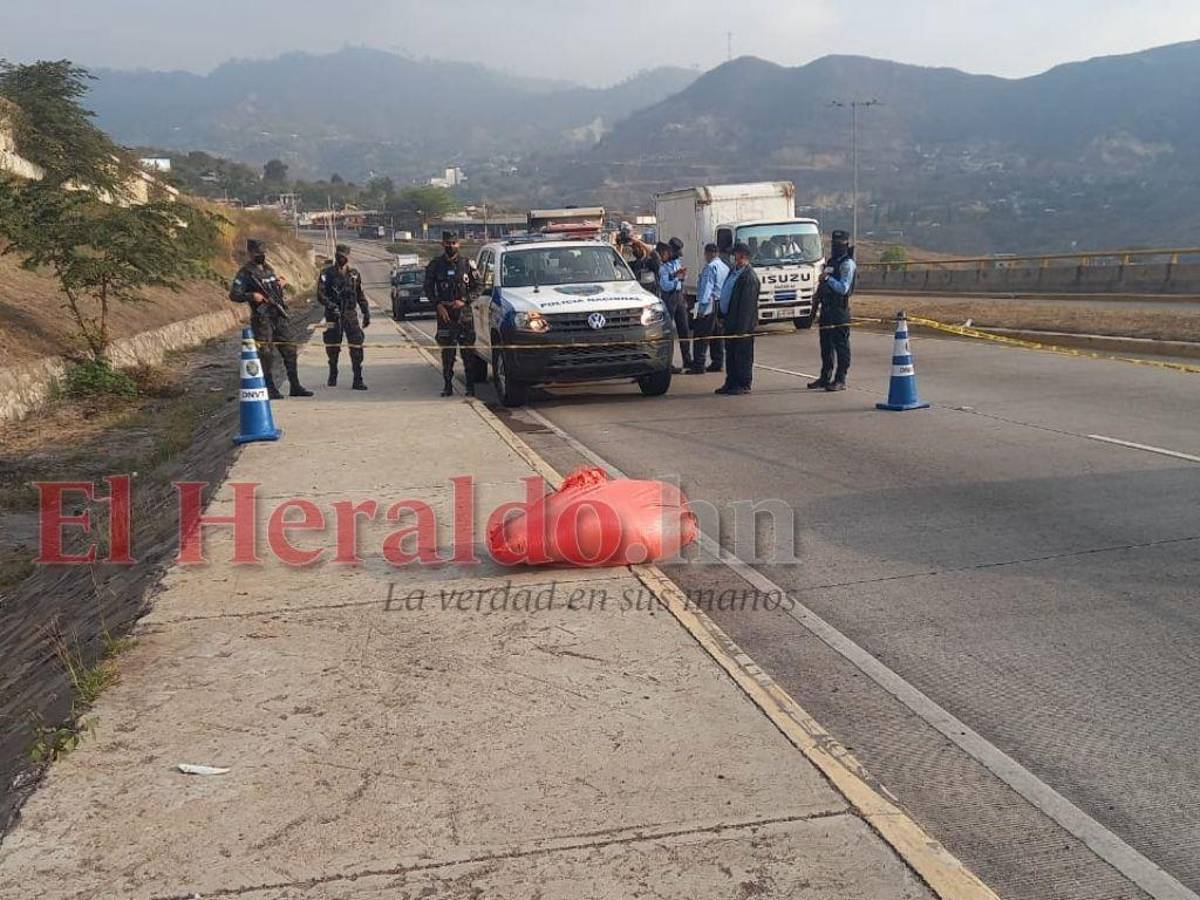Hallan cadáver encostalado en anillo periférico de la capital