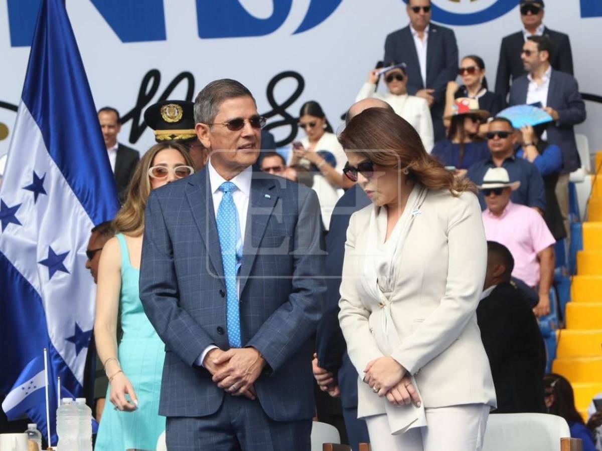 Sobrios y elegantes: los presidentes de los poderes del Estado en desfiles patrios