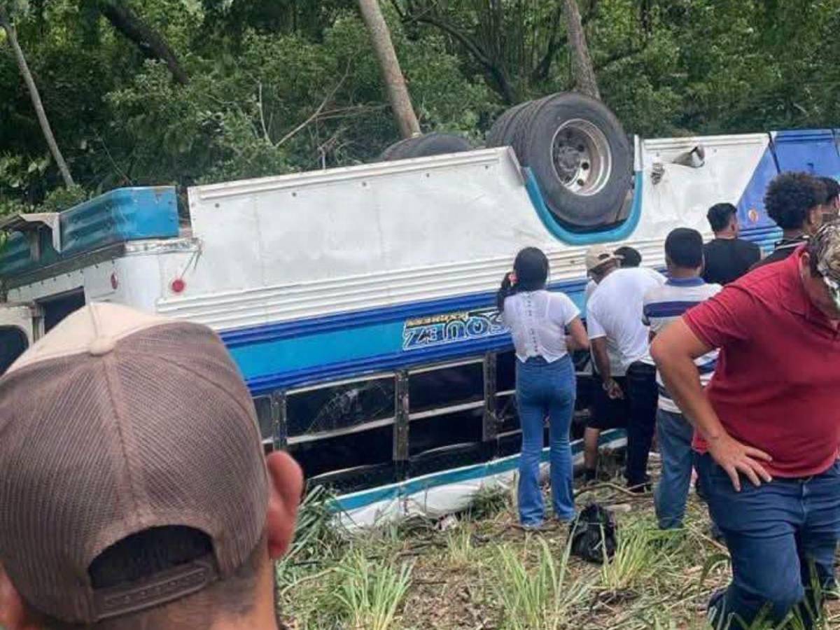 Quedaron atrapadas: Delmis Ramos y su pequeña murieron en el accidente en Yoro