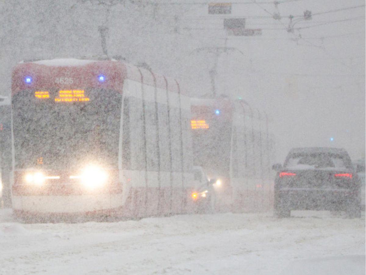 Toronto, la ciudad canadiense paralizada por la caída de 60 centímetros de nieve
