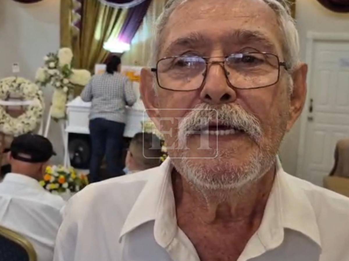 Le pegaron varios disparos; yo lo estoy palpando: el doloroso clamor del padre de Milton Rápalo durante el velorio