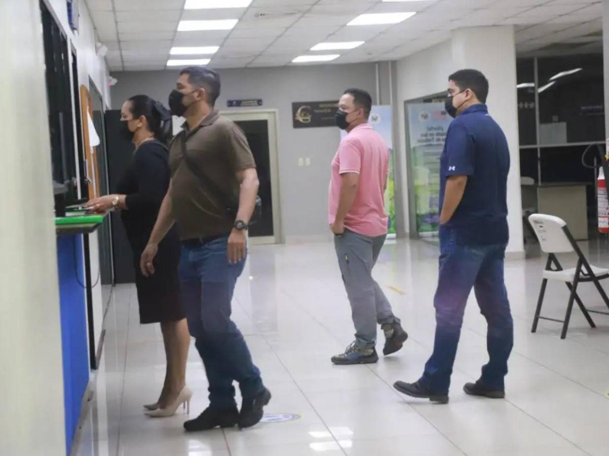 Agentes de la DAET se entregan; investigan si droga era para implantar pruebas a detenidos