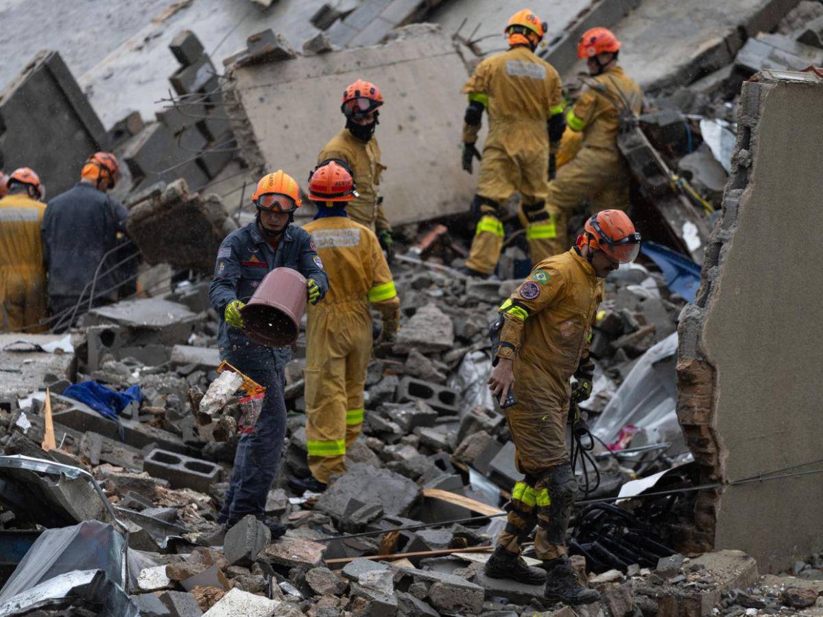 Suman seis los muertos por el colapso de un edificio en construcción en São Paulo