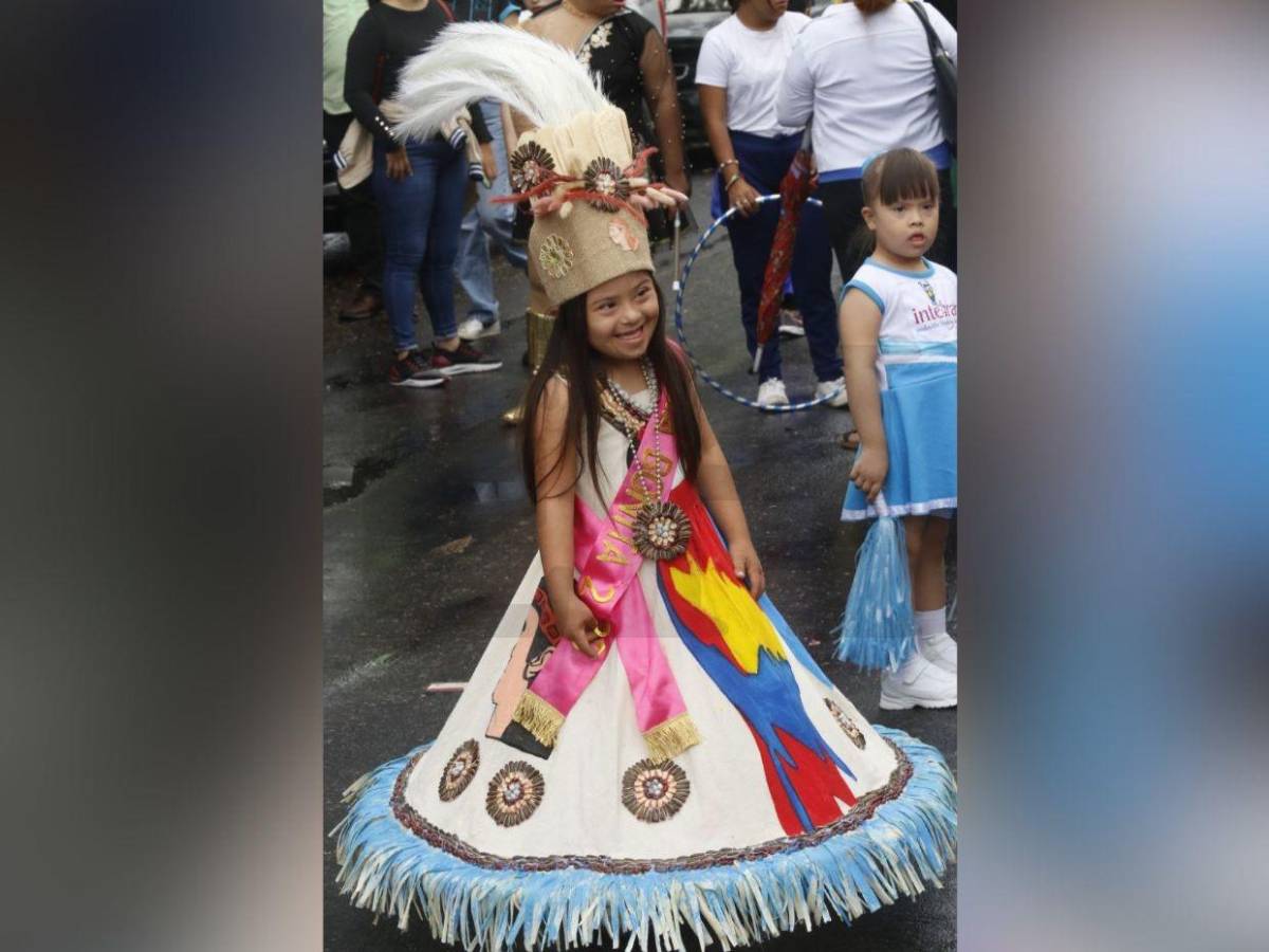 Con orgullo y patriotismo, niños promueven una Honduras inclusiva, solidaria y justa