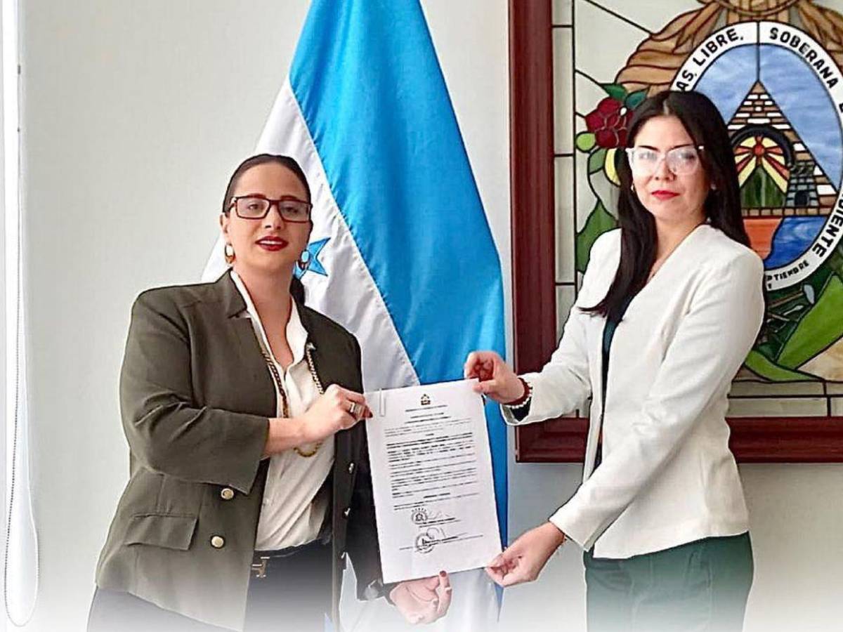 ¿Quién es Fabiola Abudoj, denunciada por Nasralla de tramar un fraude en su contra?