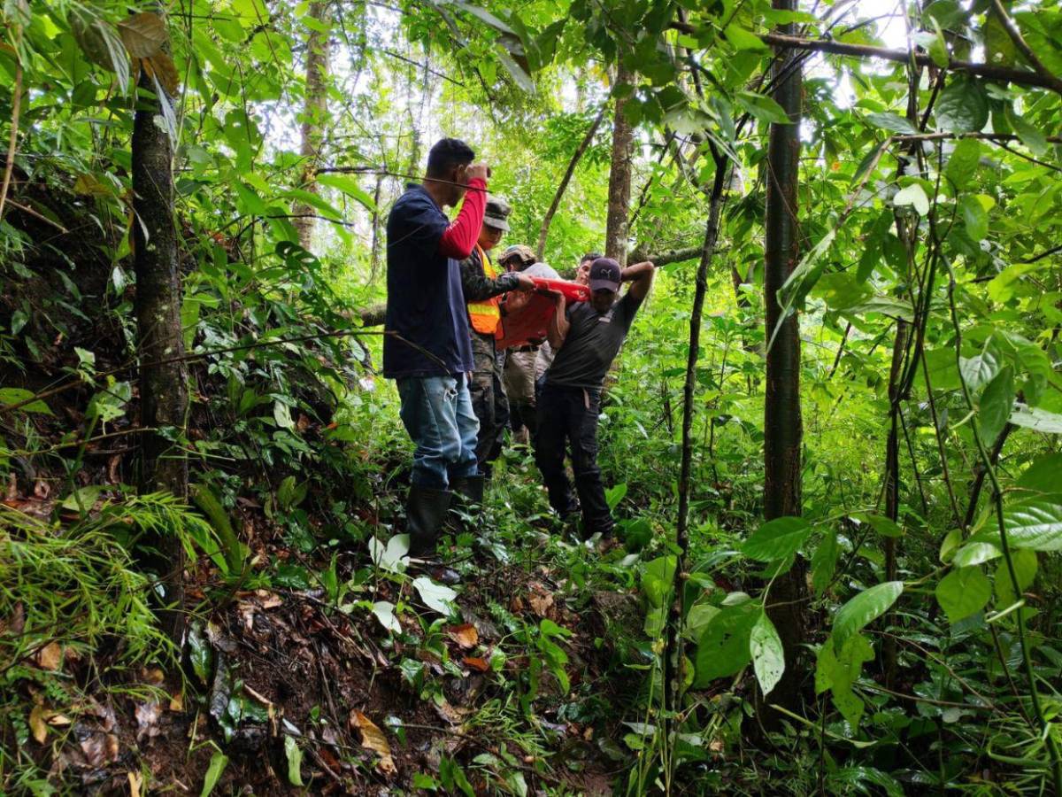 Mueren dos hermanos y un menor de edad arrastrados por una quebrada en Comayagua