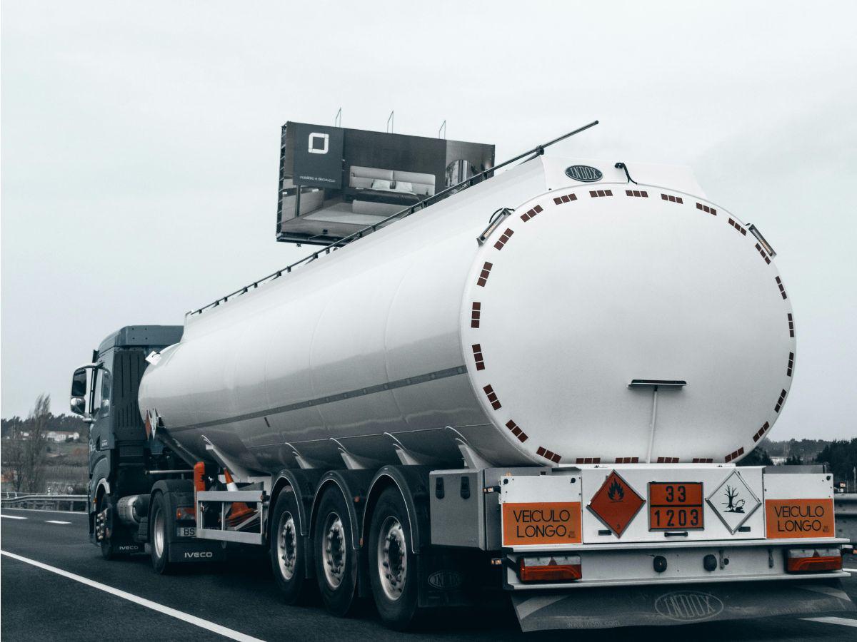 Conductores se abastecen de combustible días antes de un nuevo incremento en Centroamérica