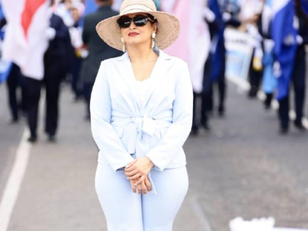 ¡También robaron suspiros! Las bellas maestras que engalanaron los desfiles en SPS