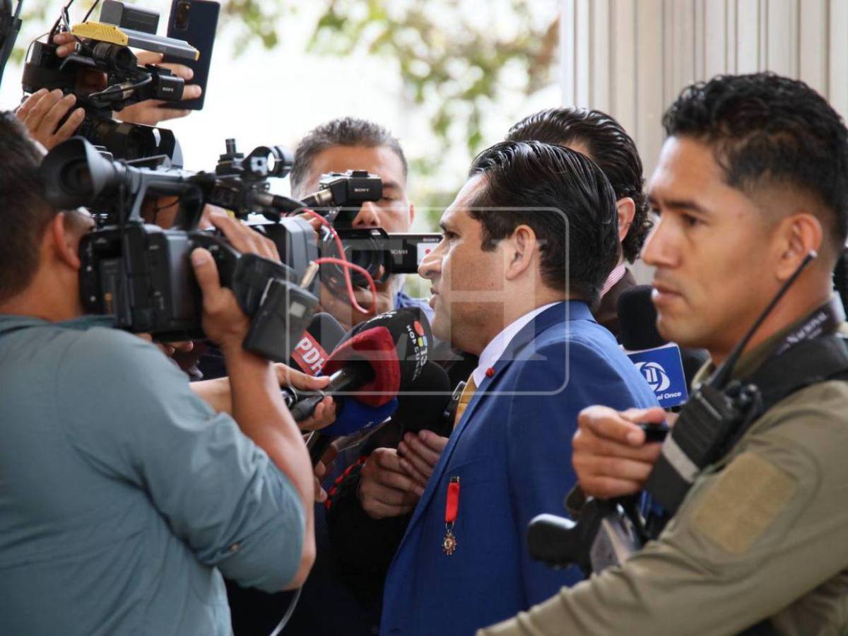 La verdad me asiste: llegada de Mario Morazán al CN para audiencia de juicio político