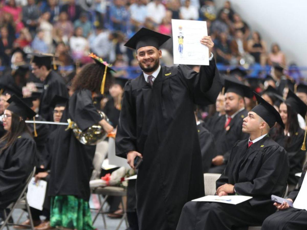 1,283 sueños cumplidos: UNAH celebra nueva graduación