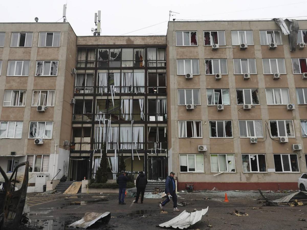 Las tenebrosas imágenes del ataque ruso a zona energética de Odesa