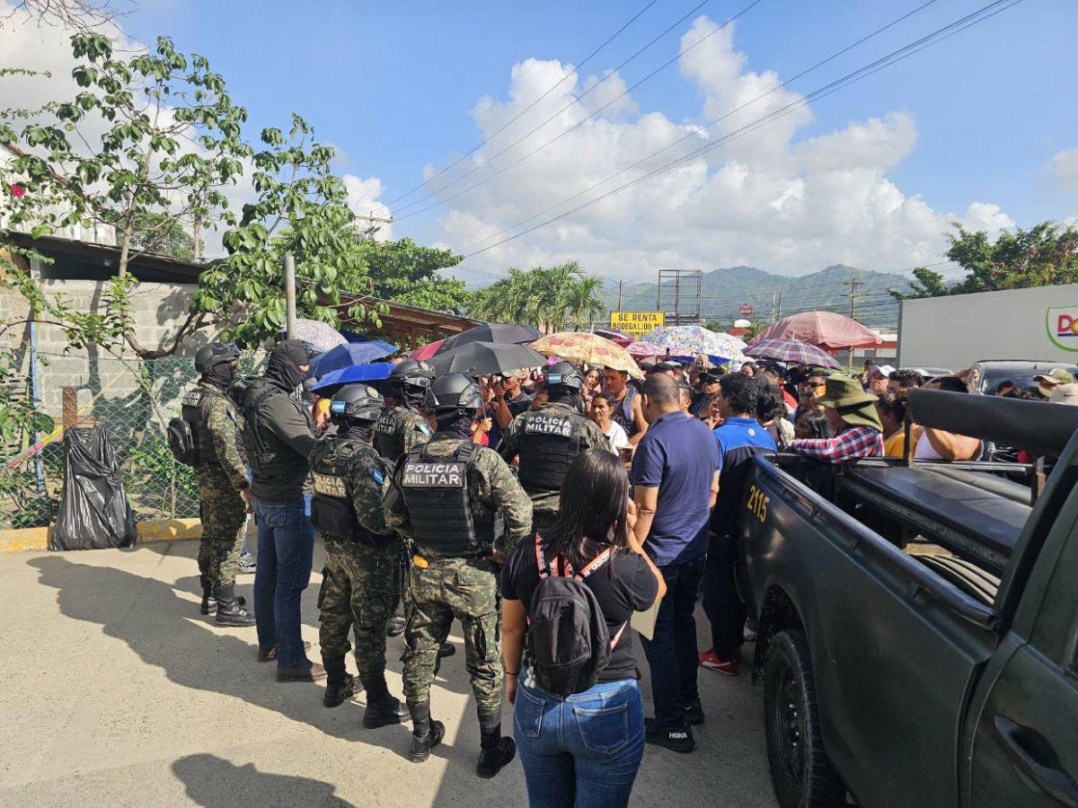 Enormes filas e incertidumbre: hondureños víctimas de Koriun intentan recuperar su dinero