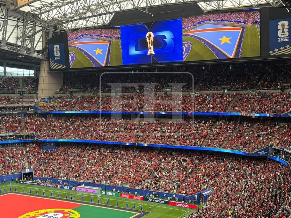 El 7 de Cristiano Ronaldo invade el Houston Stadium en impresionante marea roja