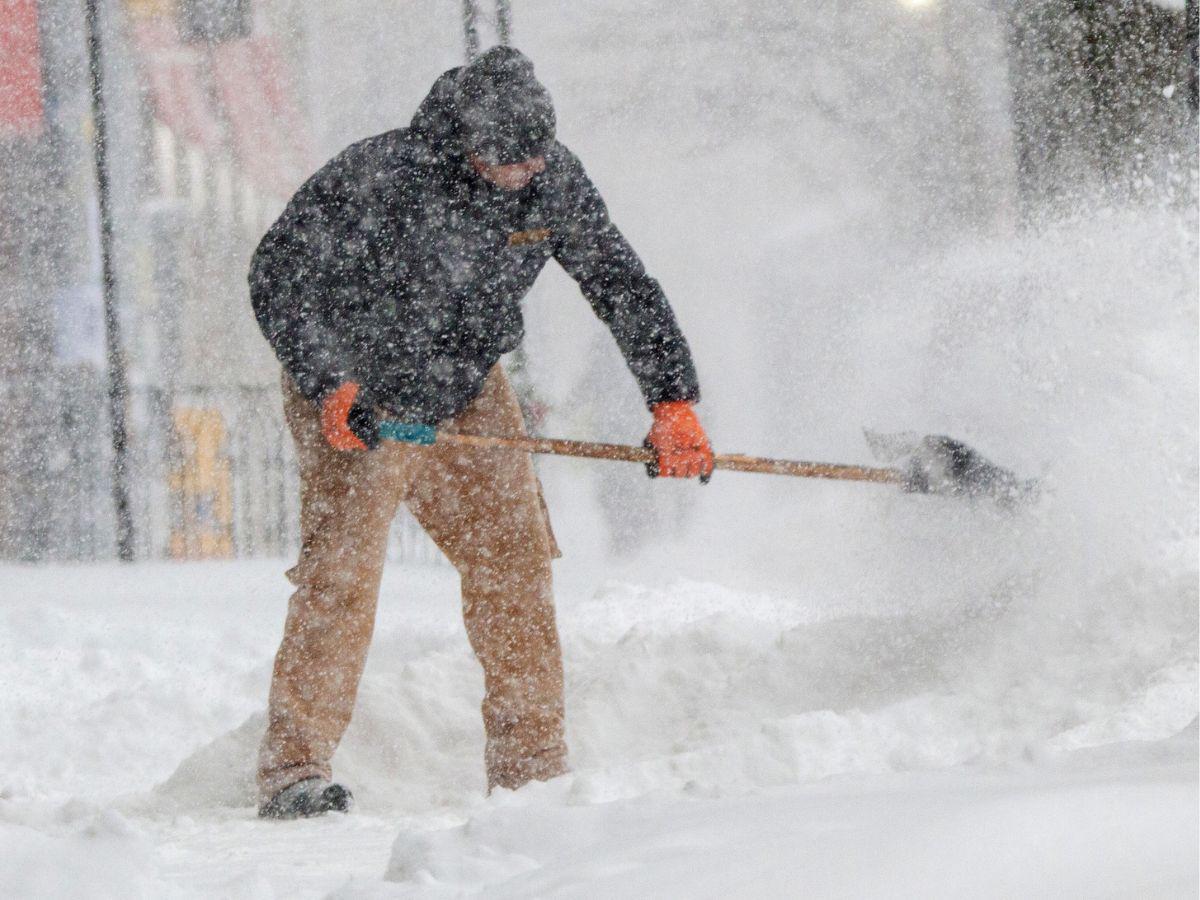 Toronto, la ciudad canadiense paralizada por la caída de 60 centímetros de nieve