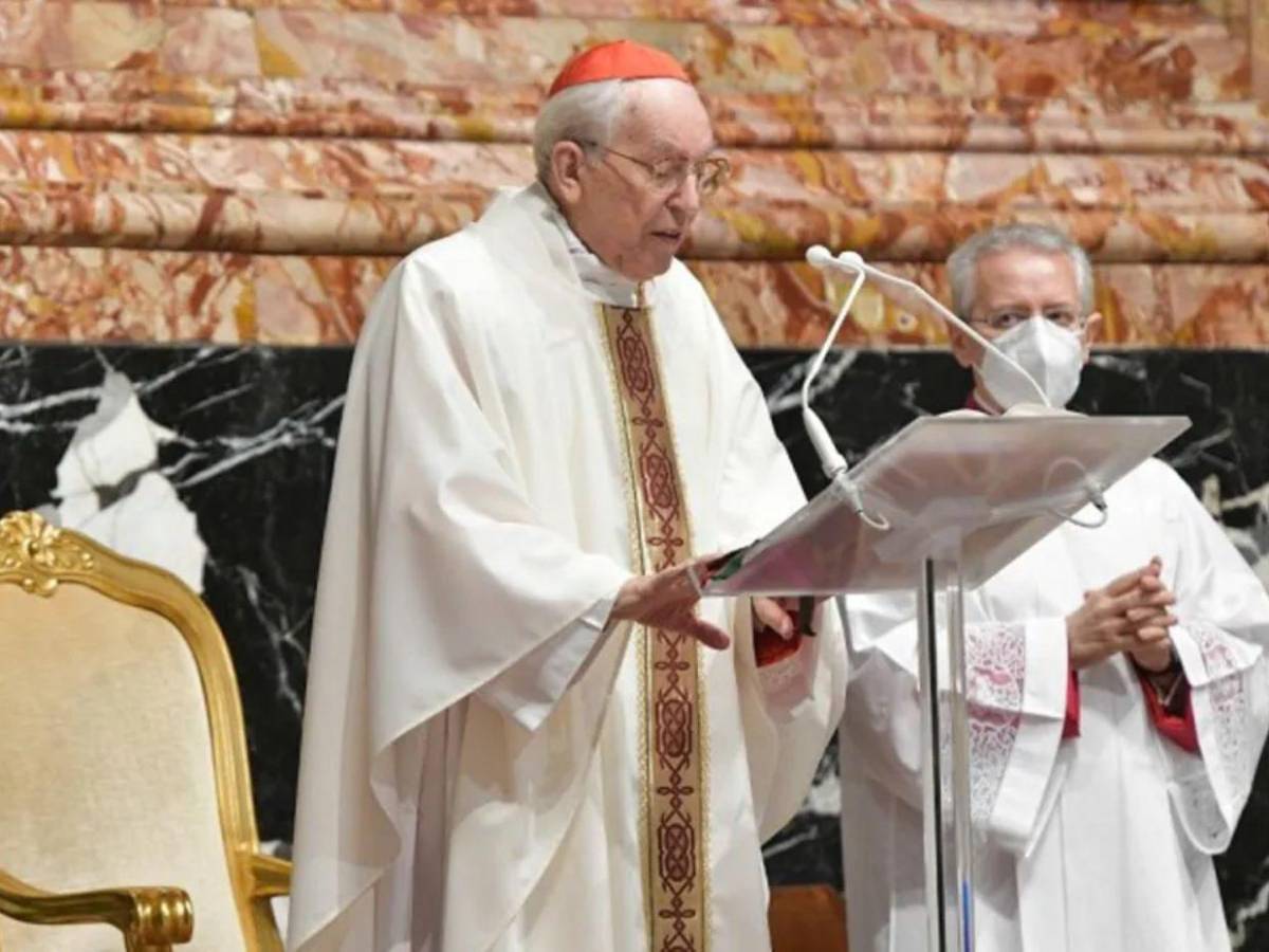 Giovanni Battista Re, el decano encargado del cónclave y el funeral del papa Francisco Giovanni Battista Re, el decano encargado del cónclave y el funeral del papa Francisco
