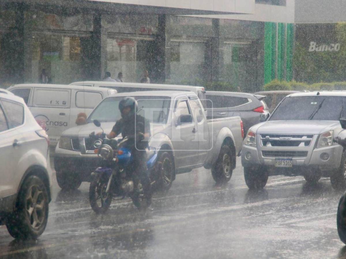 Acumulados de hasta 70 y 50 milímetros: Vaguada provocará fuertes lluvias este jueves en estas zonas