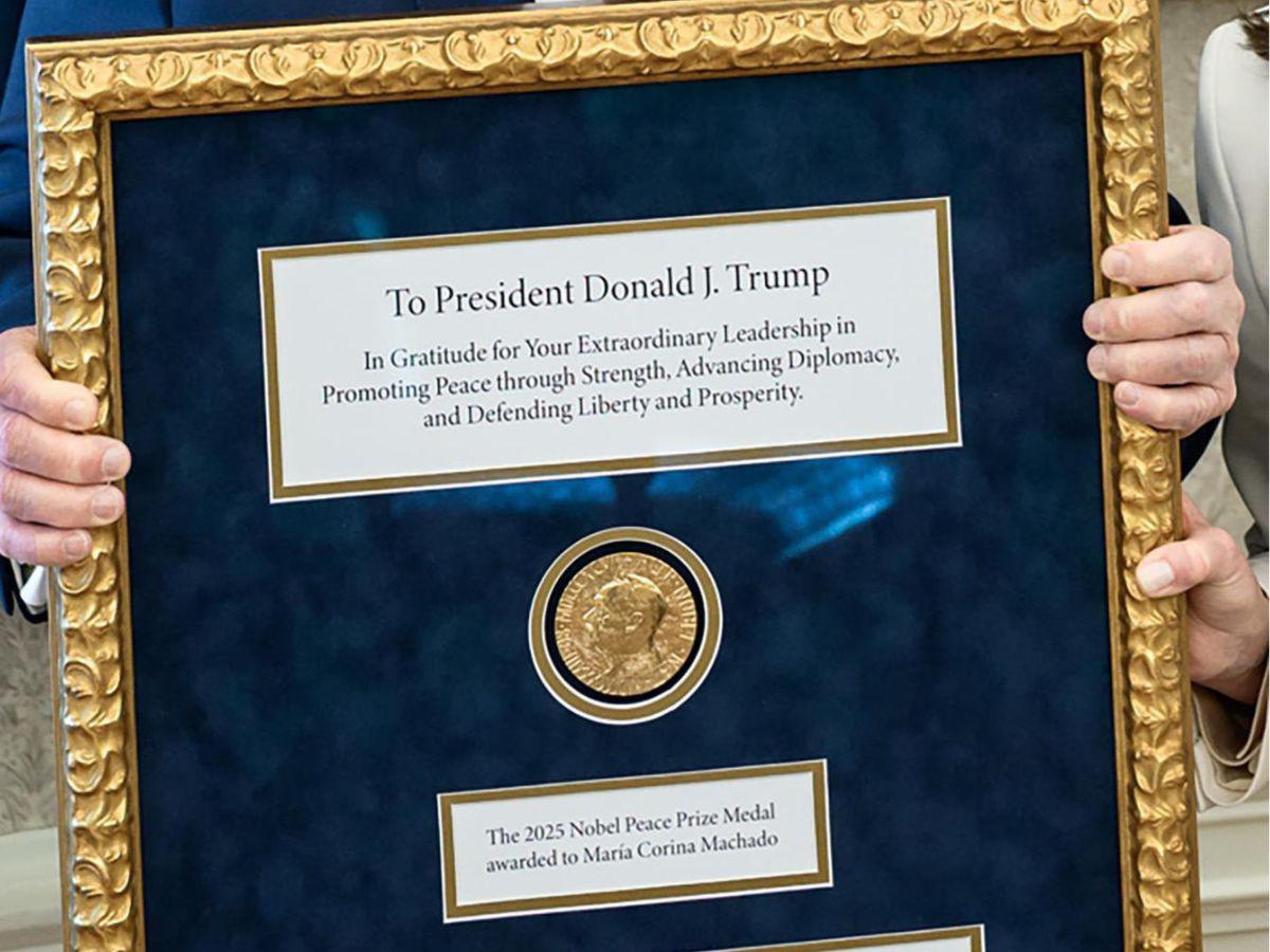 ¿Puede Donald Trump quedarse con la medalla del Nobel que María Corina Machado le entregó?