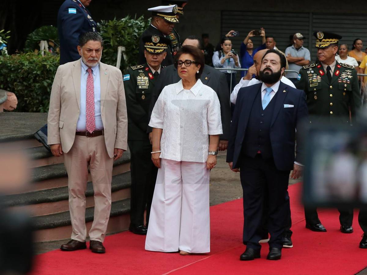 ¿Cómo lucieron los presidentes de los poderes del Estado en los desfiles patrios Honduras 2025?