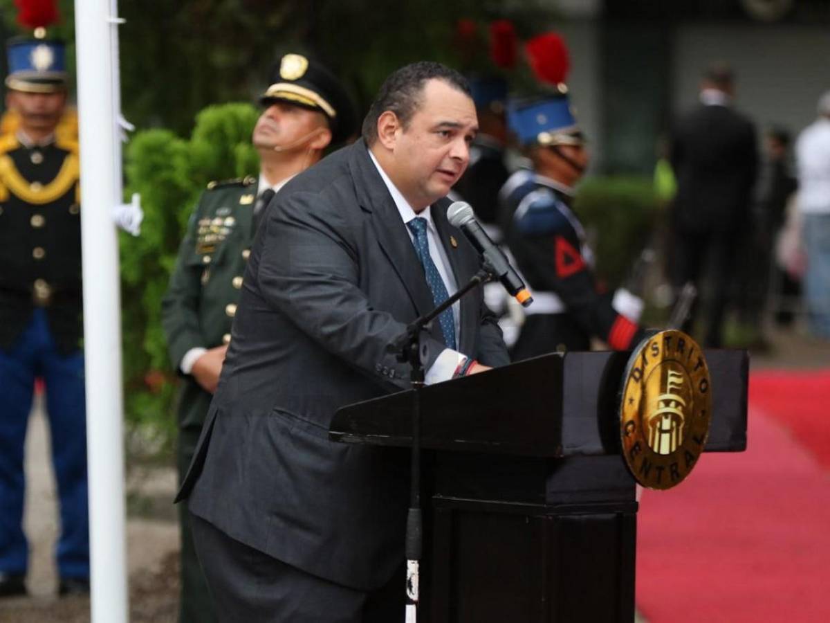 ¿Cómo lucieron los presidentes de los poderes del Estado en los desfiles patrios Honduras 2025?