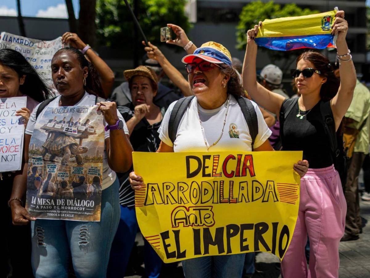 Protesta frente a sede de la ONU en Venezuela rechaza participación de Delcy Rodríguez