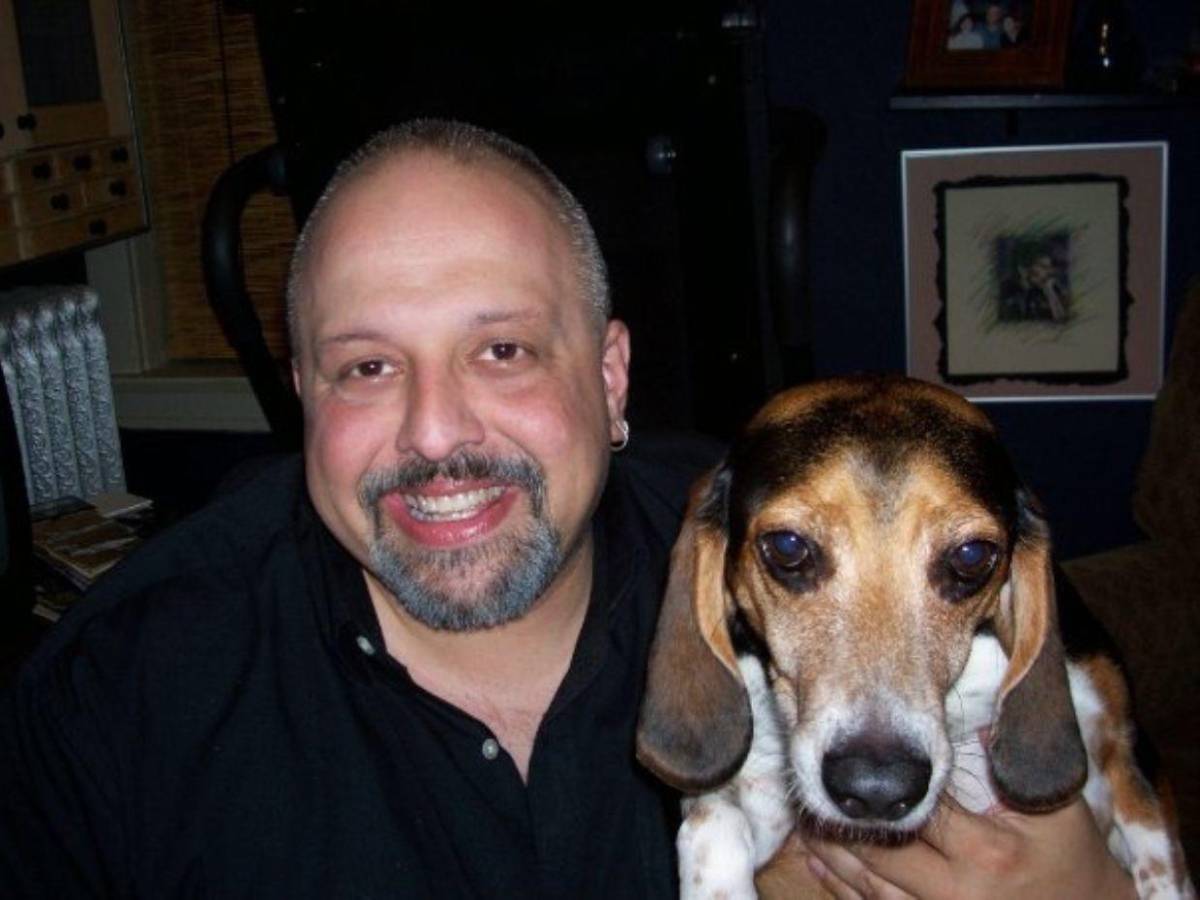 Arrestan a dos migrantes por brutal homicidio de empresario en Chicago