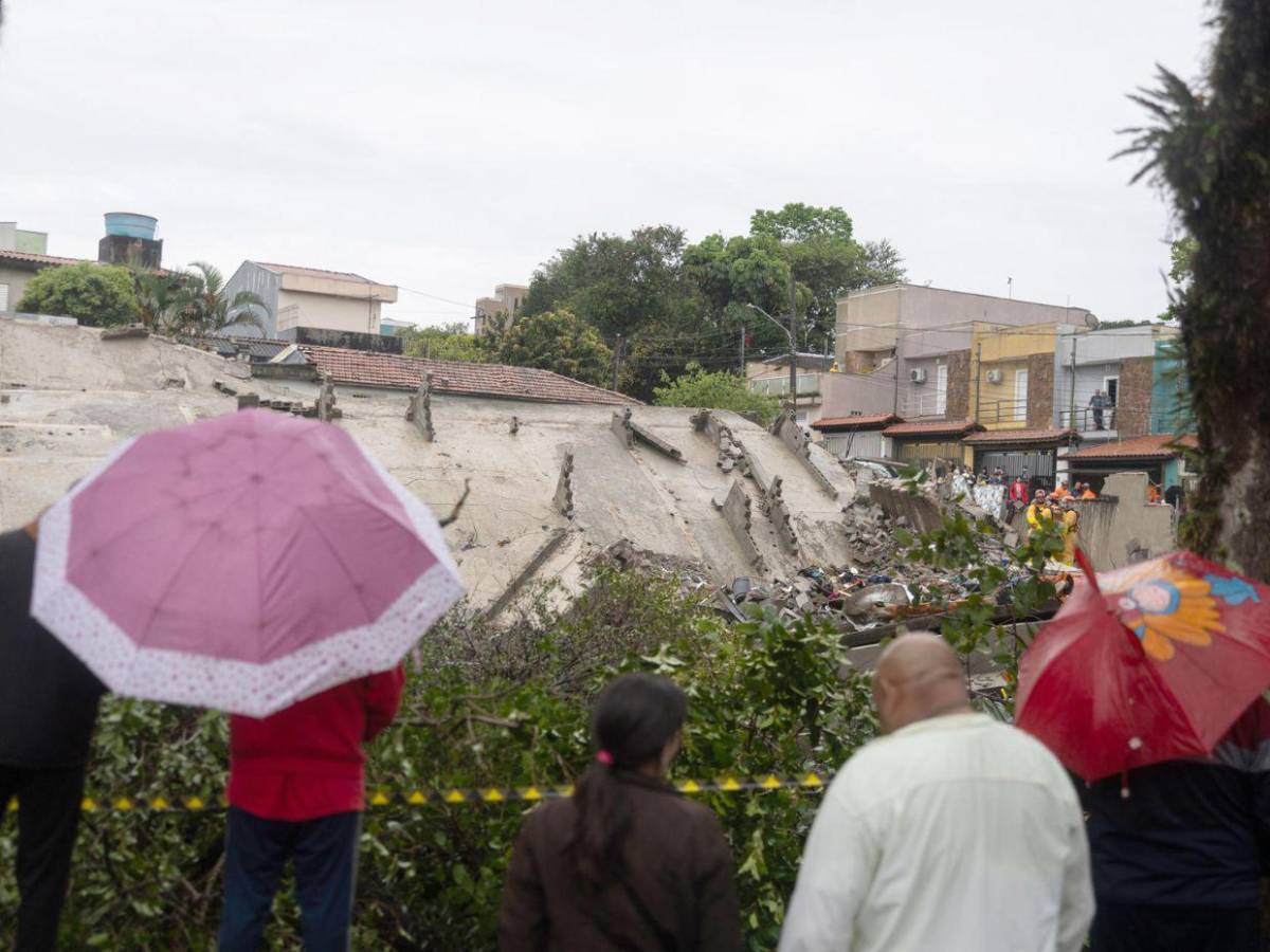 Suman seis los muertos por el colapso de un edificio en construcción en São Paulo
