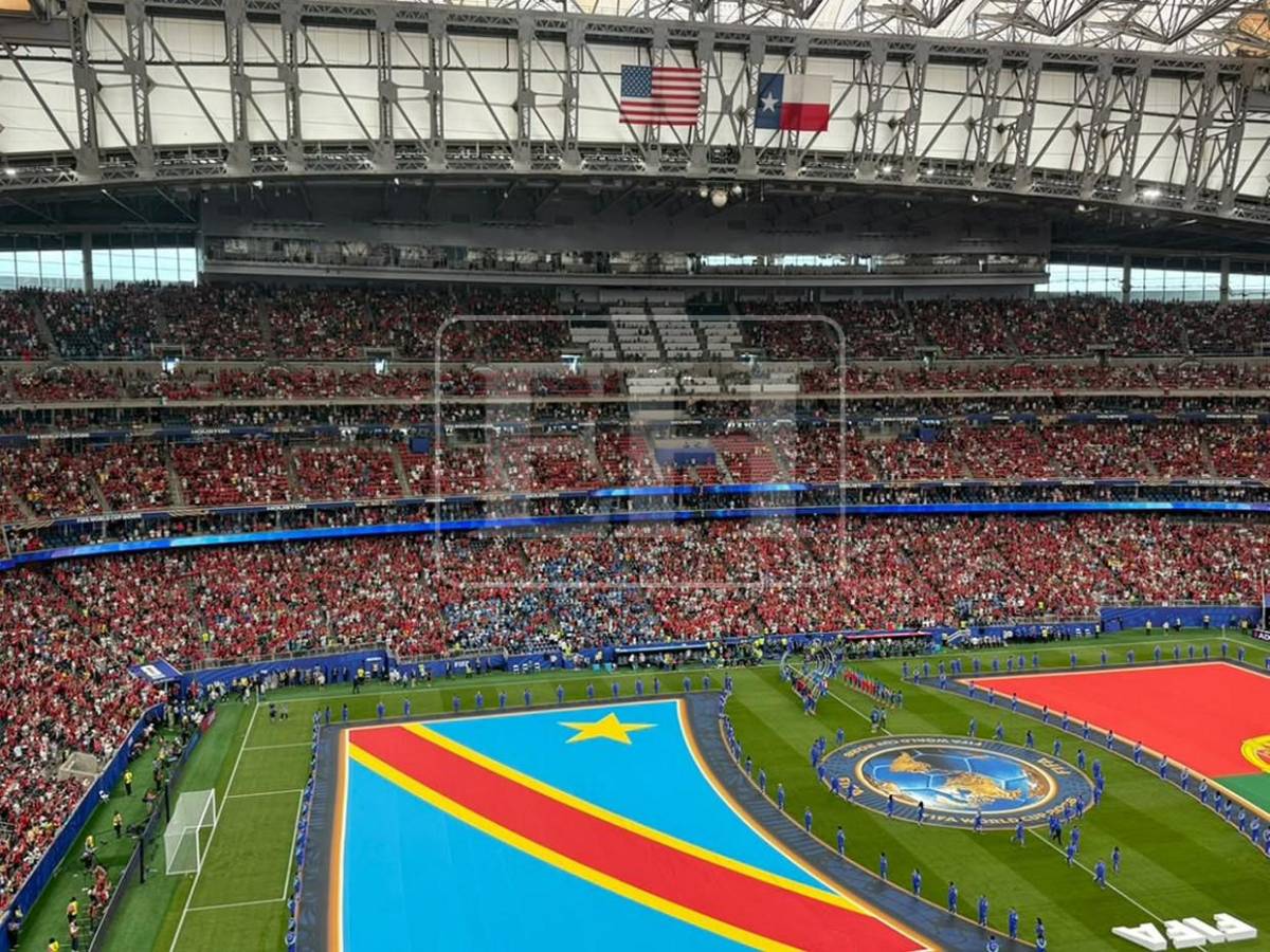 El 7 de Cristiano Ronaldo invade el Houston Stadium en impresionante marea roja
