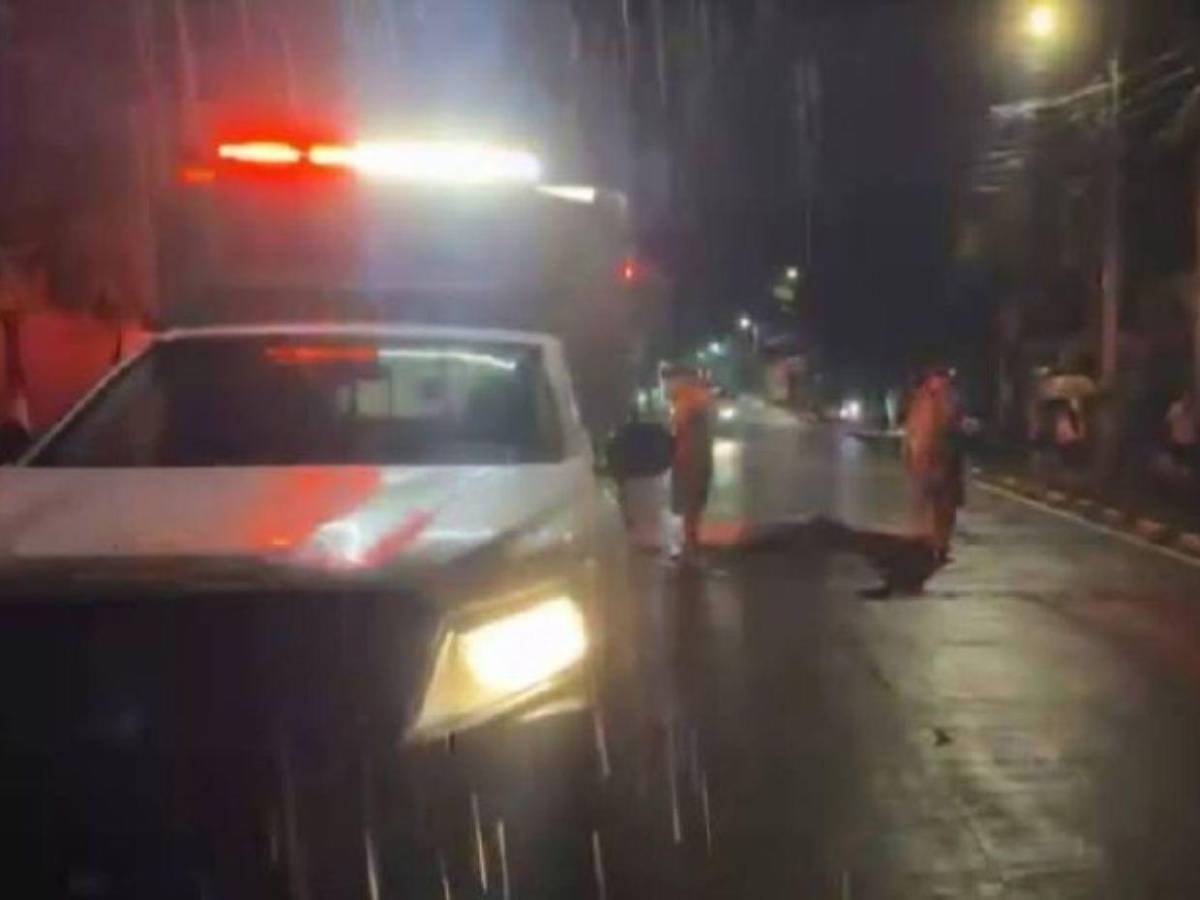 Quedó junto a su bicicleta: Vehículo a exceso de velocidad mata ciclista en Puerto Cortés