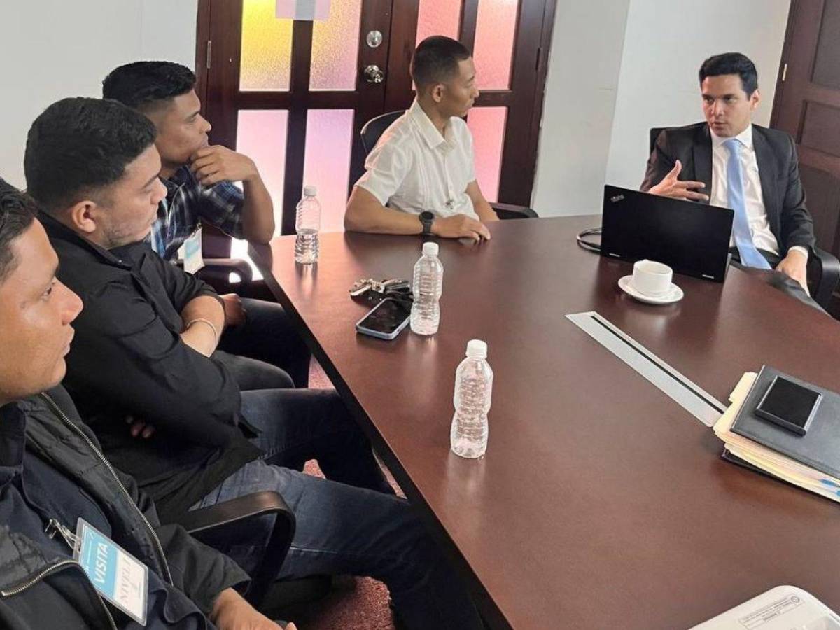 Tiene dos cargos: Carlos Estrada y sus funciones tras renuncia como subsecretario de Prensa