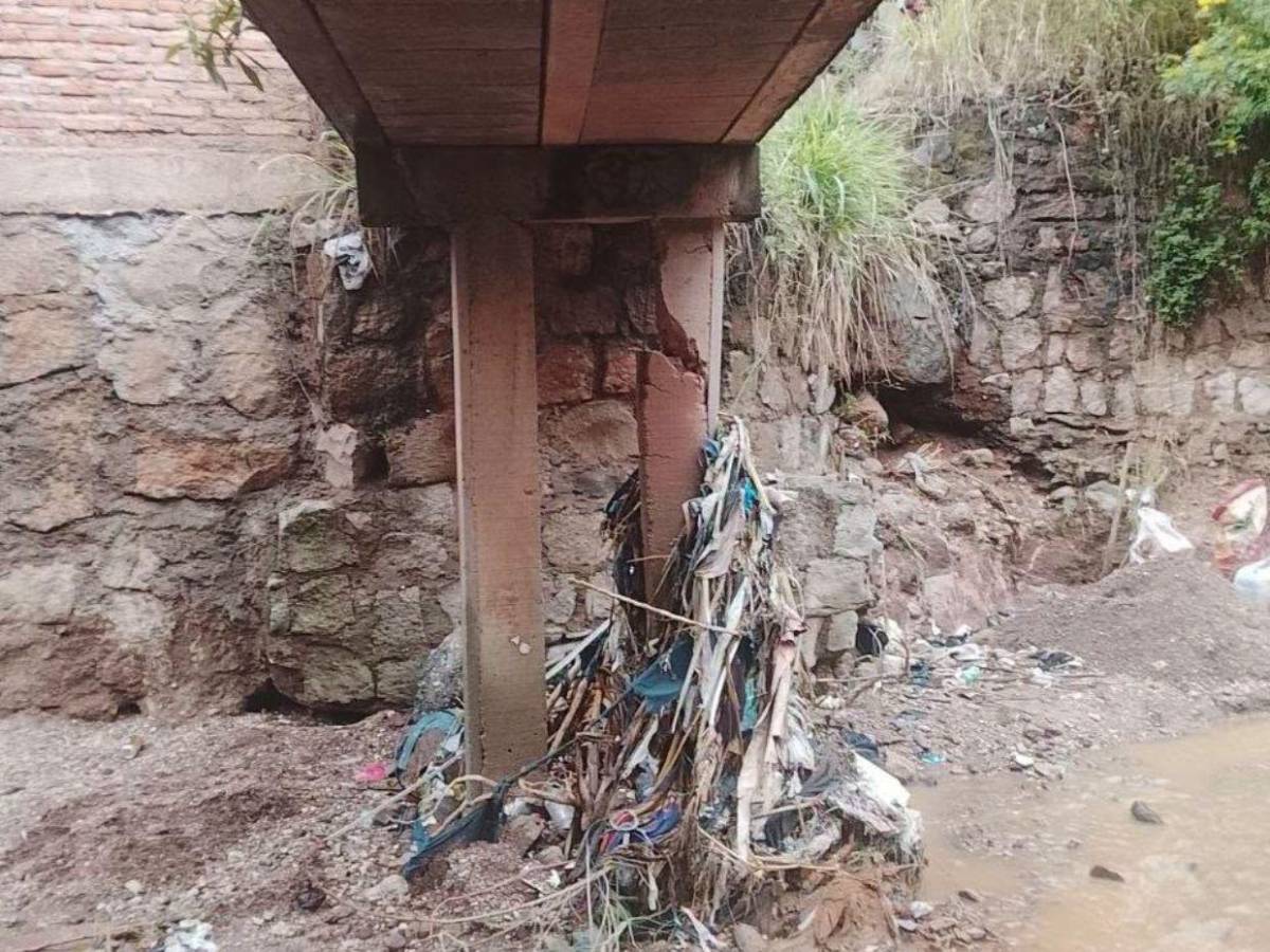 Más de 5,000 vecinos en riesgo de quedar incomunicados por puente dañado