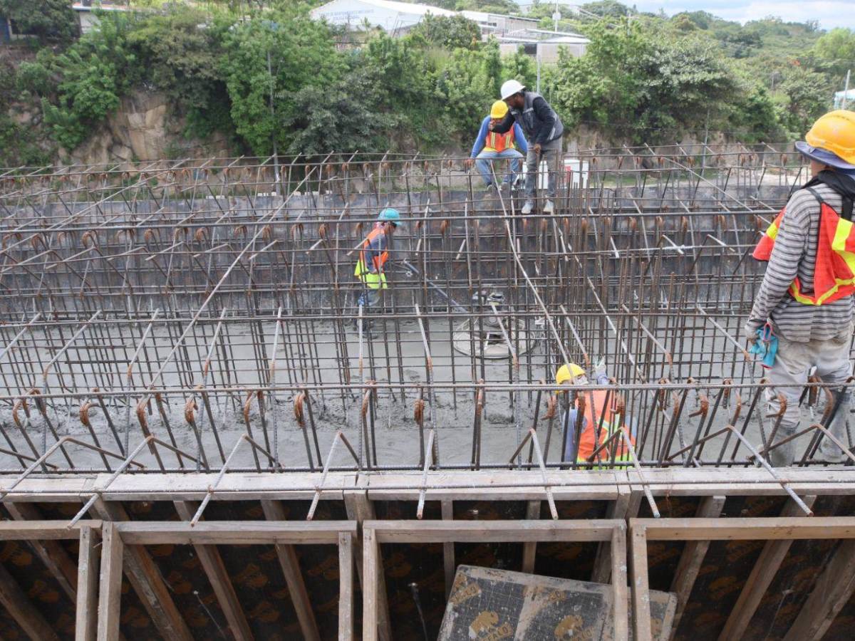 En fotos: así avanza las obra en puente elevado Papa Francisco en la capital