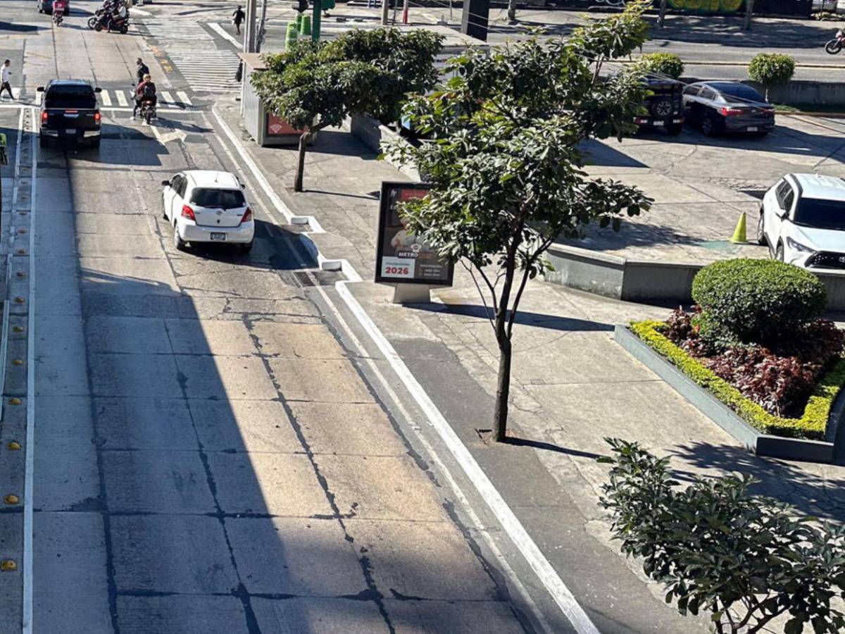 Guatemala vive su primer día en estado de sitio y honra a nueve policías caídos