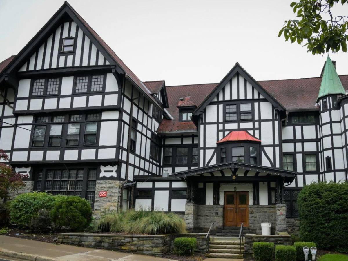 Crece la indignación por presunta violación grupal en Cornell tras nuevos datos