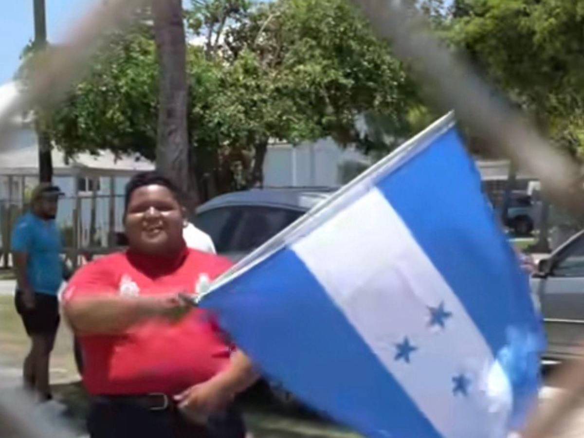 Hondureños tienen ambientazo en el Truman Bodden Sports Complex de Islas Caimán
