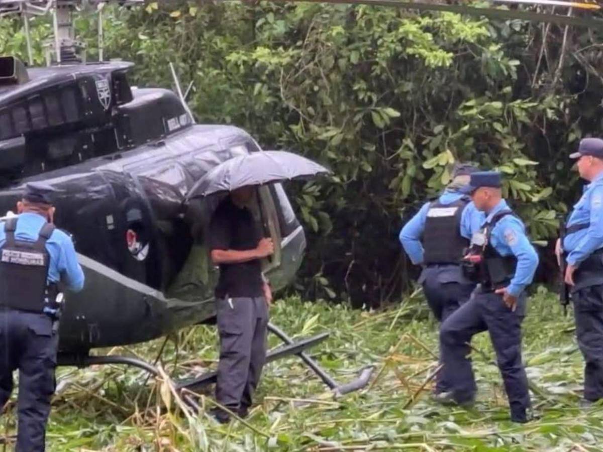 Aterrizaje forzoso en Cortés: el momento exacto en que Xiomara Castro baja del helicóptero
