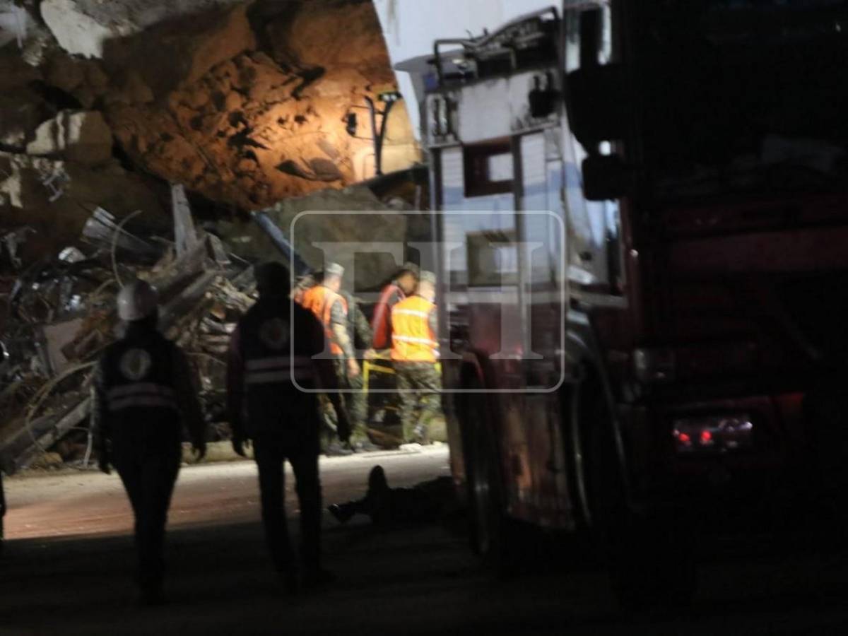 Dos días y dos noches duró la búsqueda de última víctima del derrumbe en anillo periférico