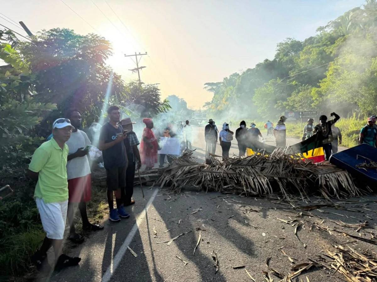 Lunes de protesta: sin paso la carretera del litoral atlántico CA-13 y la CA-5 en varios tramos