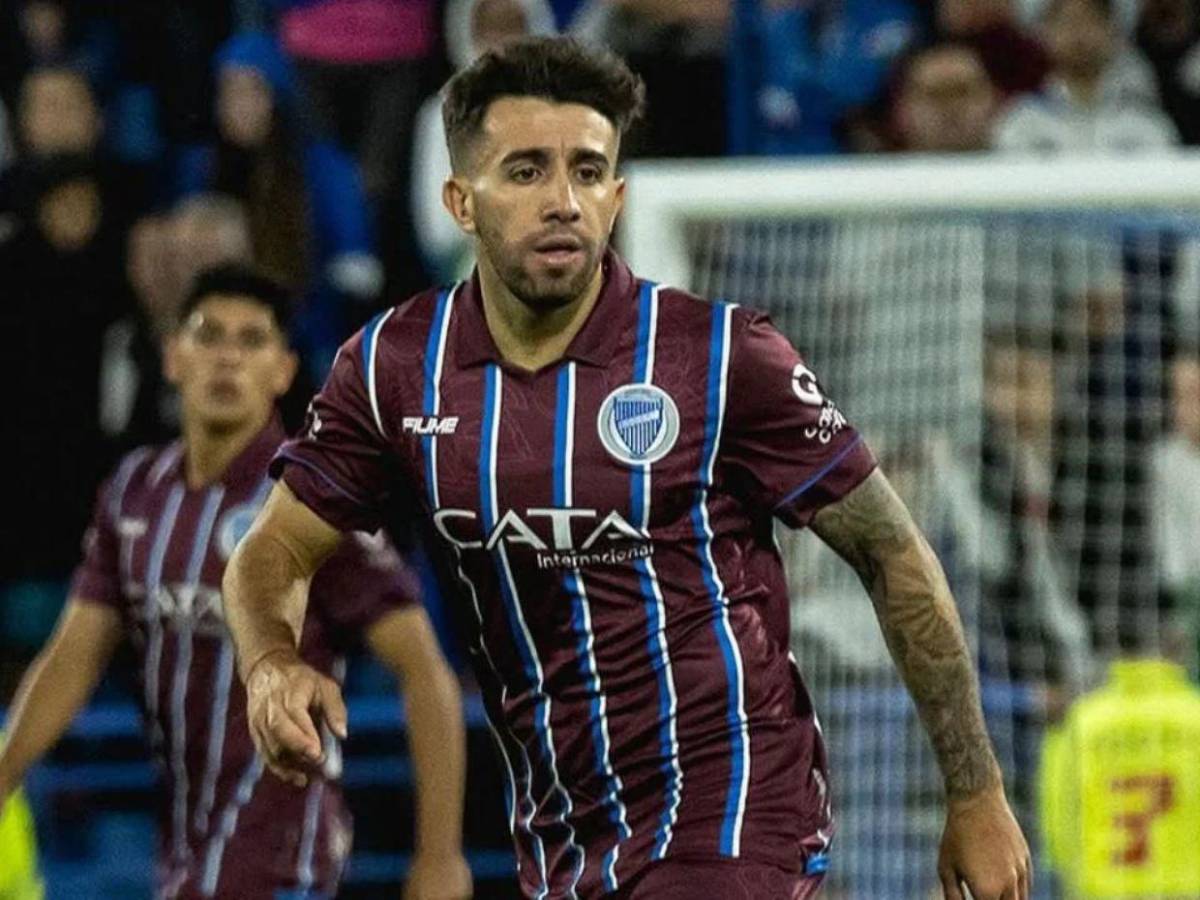 El problema que tiene Agustín Auzmendi para jugar con la Selección de Honduras.