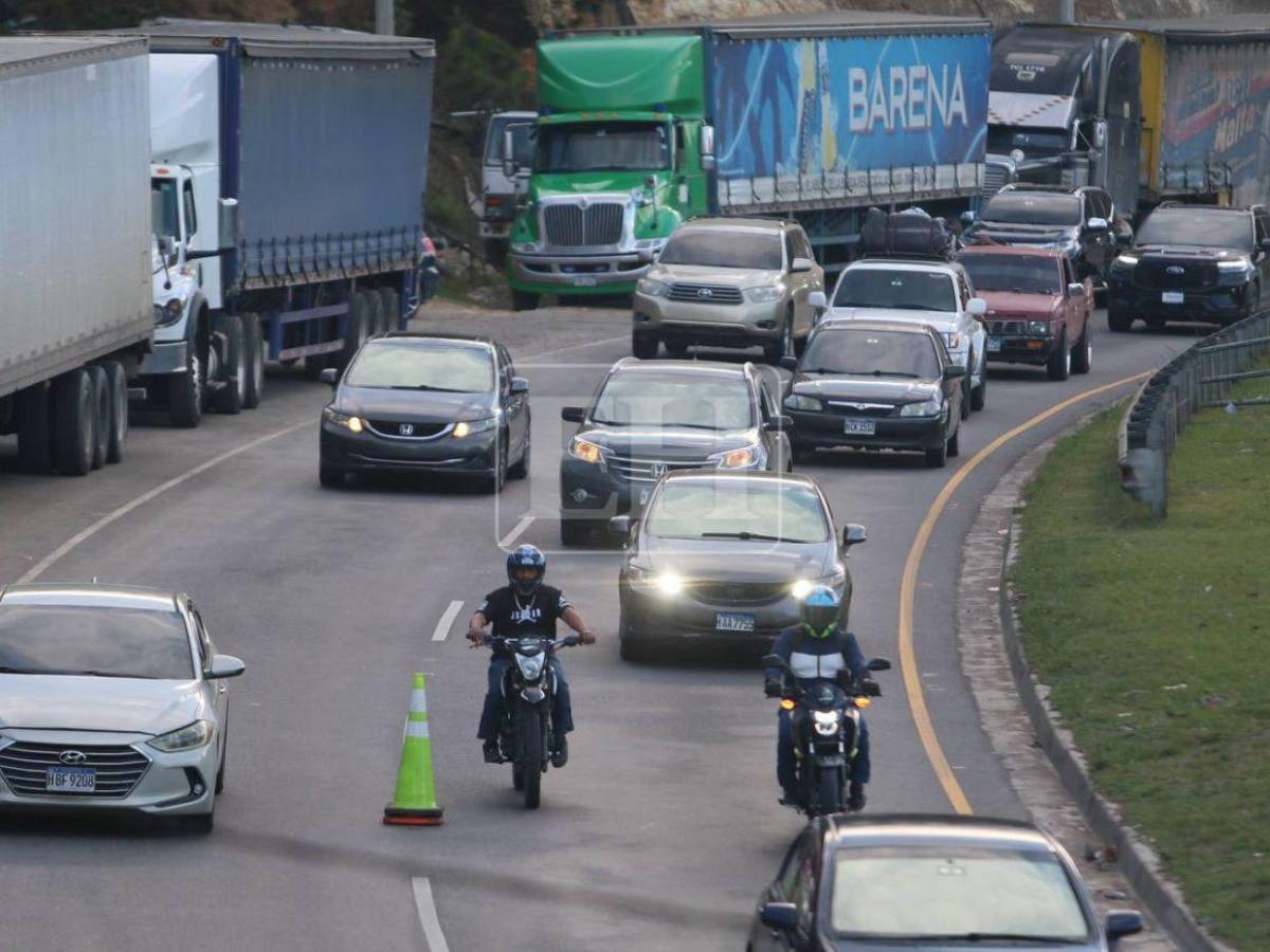Congestión vial en salida al norte por masivo retorno a la capital tras Semana Santa