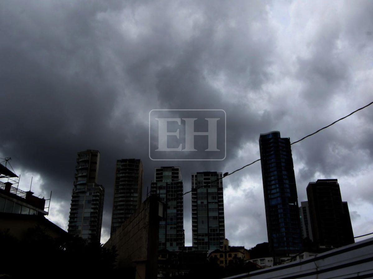 Vaguada dejará lluvias con actividad eléctrica hoy 17 de junio: ¿Qué zonas deben estar en alerta?