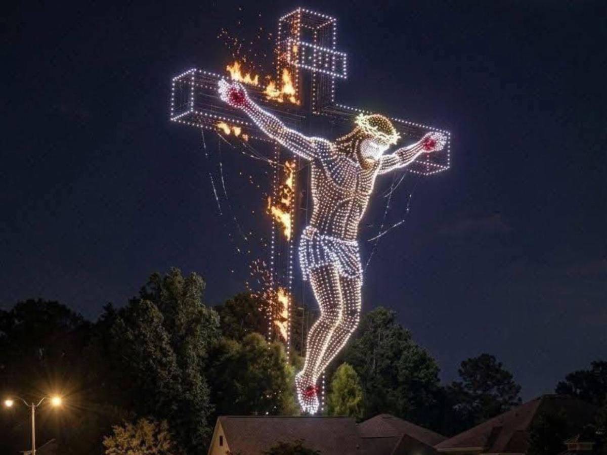 EN FOTOS: 10,000 drones recrearon la pasión de Cristo en Texas, rompiendo récord