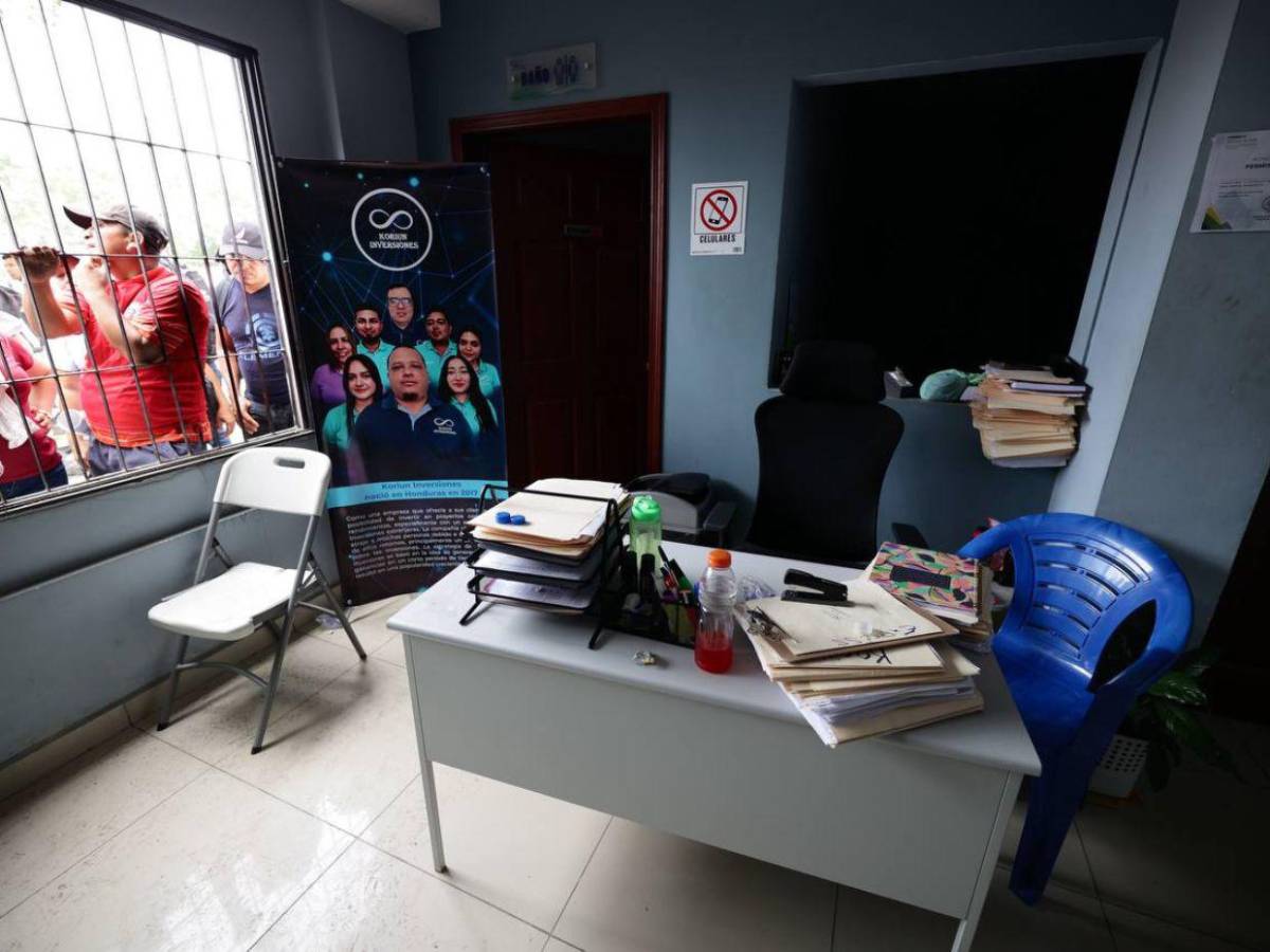 En el techo de oficina de Iván Velásquez hallan 1.8 millones de lempiras